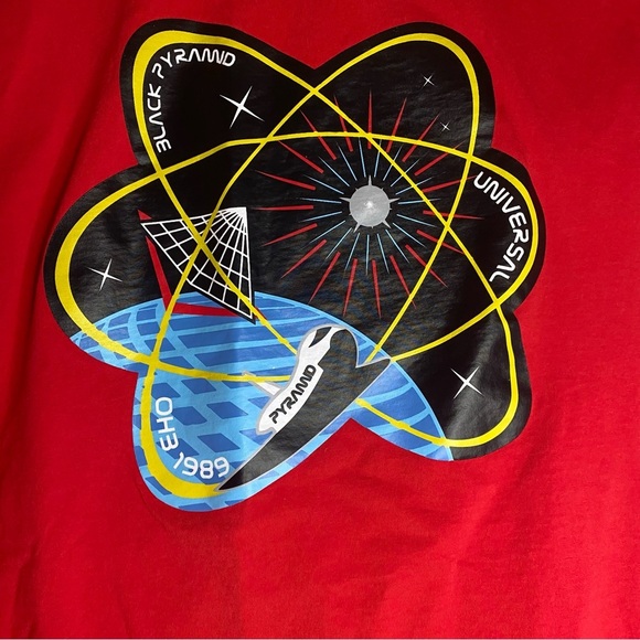 Black Pyramid Universal Space NASA Red T-Shirt Sz 2XL OH3 1989 Streetwear - Picture 3 of 8